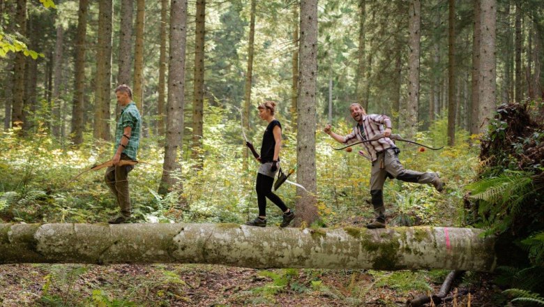 Mit Pfeil und Bogen durch die Wälder streifen, © Ludwig Fahrnberger