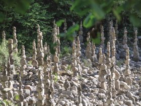 Steinmanderl entlang der Erlauf, © Theo Kust