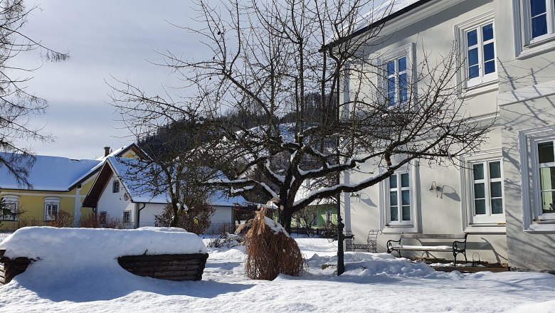 der weitläufige Garten im Winter, © Monika Stock