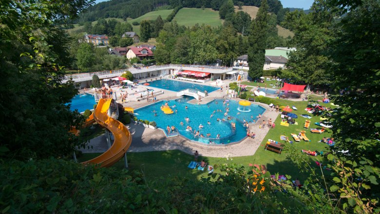 Bathing fun for young and old, © Josef Herfert