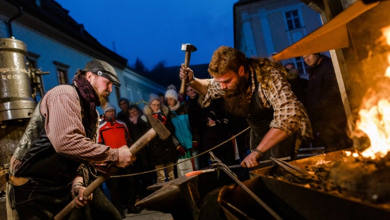 Flammende Schmiedeweihnacht, © schwarz-koenig.at