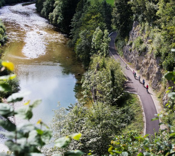 Cycling along the Ybbstal cycle path, © schwarz-koenig.at